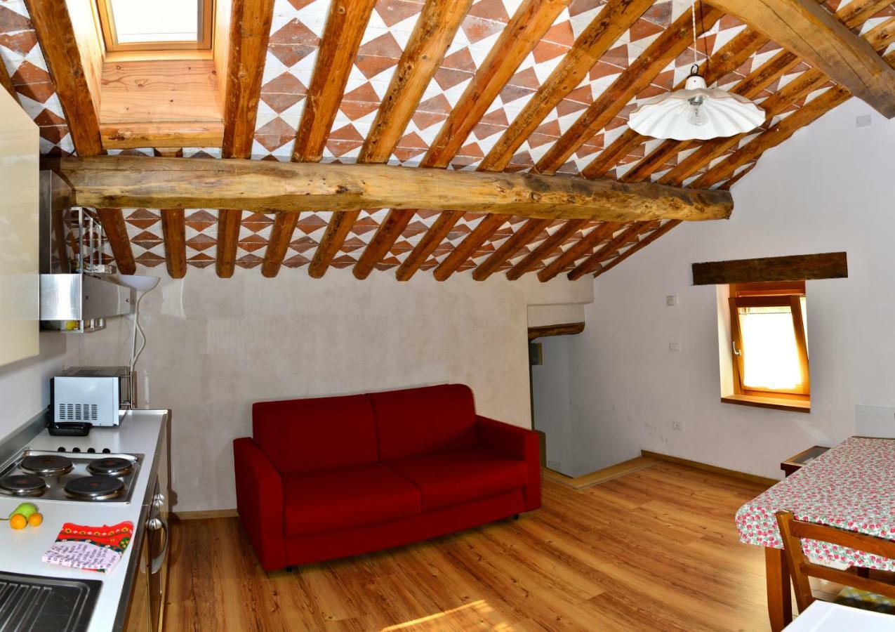 Agriturismo "Antico Borgo" マロースティカ エクステリア 写真